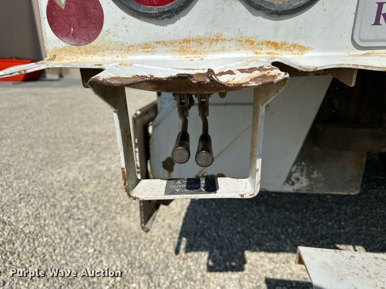 image for item NP9754 2007 International 7300  digger derrick truck