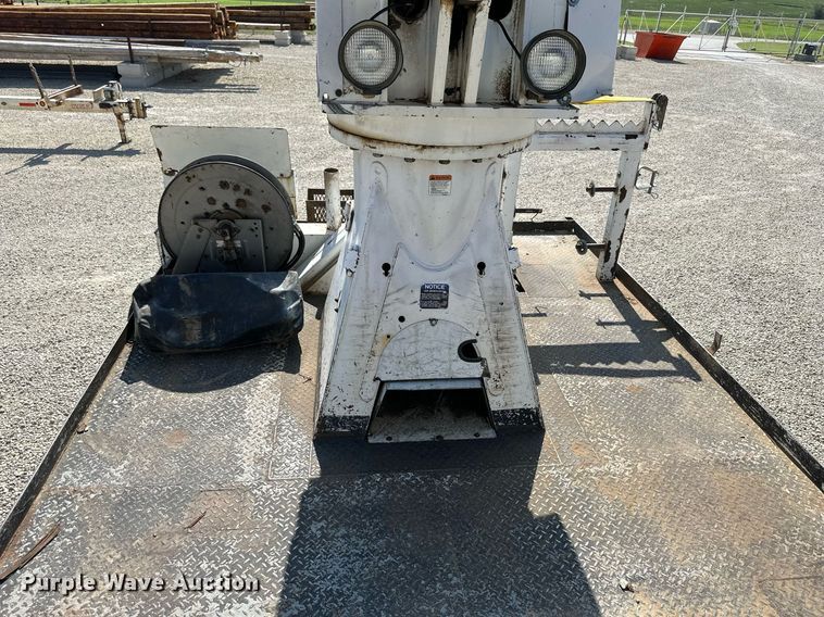 image for item NP9754 2007 International 7300  digger derrick truck