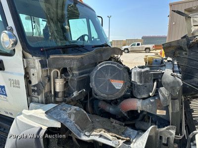 image for item NP9754 2007 International 7300  digger derrick truck