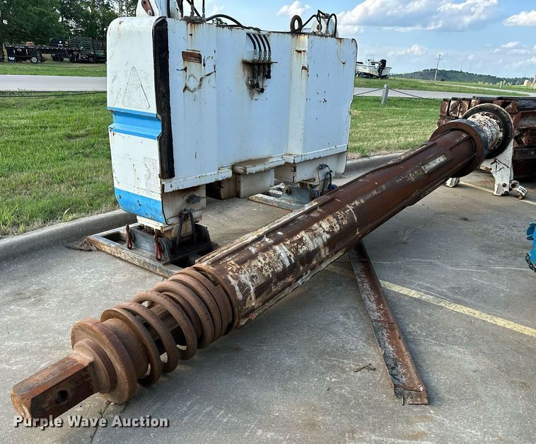 image for item OC9013 2006 Soilmec R516 HD  drilling rig