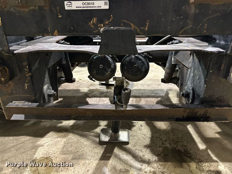 image for item OC9018 2008 Trail King TK22FA-051  pin-on axle