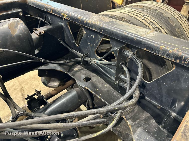 image for item OC9018 2008 Trail King TK22FA-051  pin-on axle