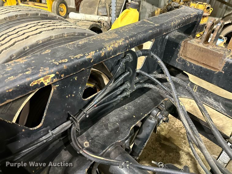 image for item OC9018 2008 Trail King TK22FA-051  pin-on axle