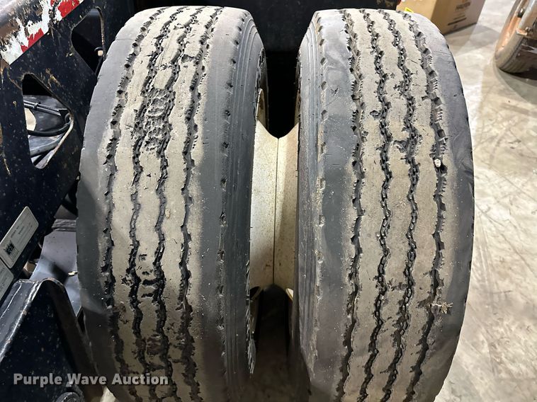 image for item OC9018 2008 Trail King TK22FA-051  pin-on axle