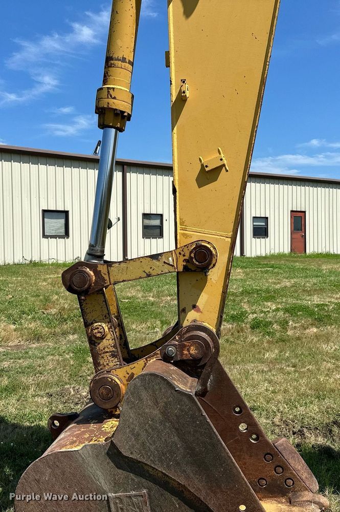 image for item OC9022 2003 Caterpillar 322C L  excavator