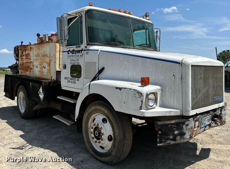 image for item OC9023 1995 White GMC WB  utility / service truck