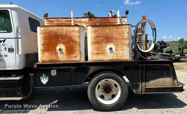 image for item OC9023 1995 White GMC WB  utility / service truck