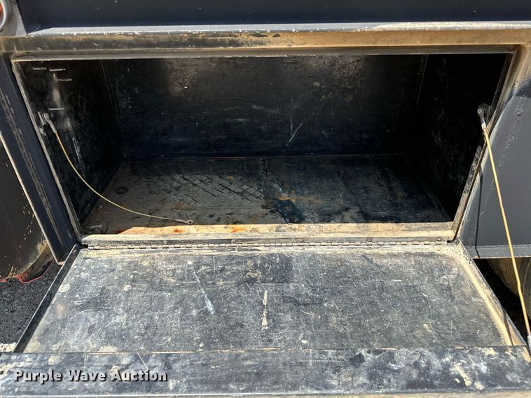 image for item OC9023 1995 White GMC WB  utility / service truck