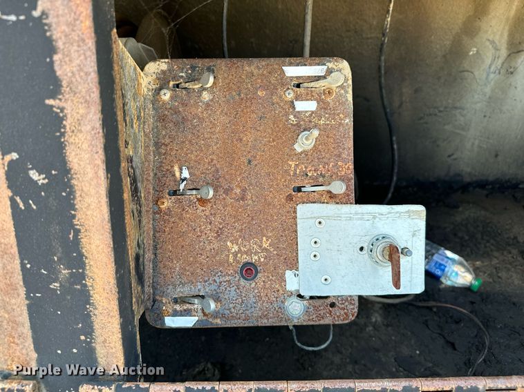 image for item OC9023 1995 White GMC WB  utility / service truck