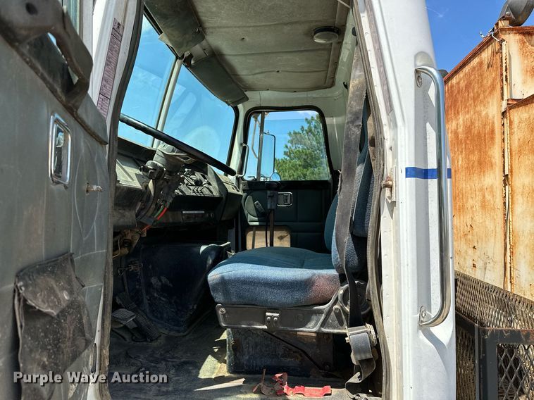 image for item OC9023 1995 White GMC WB  utility / service truck