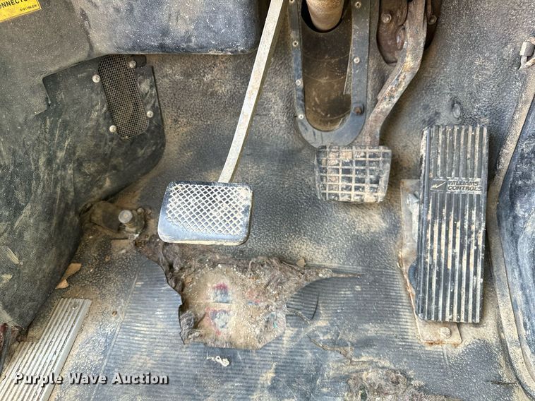 image for item OC9023 1995 White GMC WB  utility / service truck