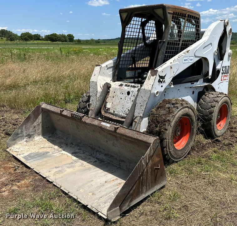 image for item OC9024 2006 Bobcat S300  skid steer loader