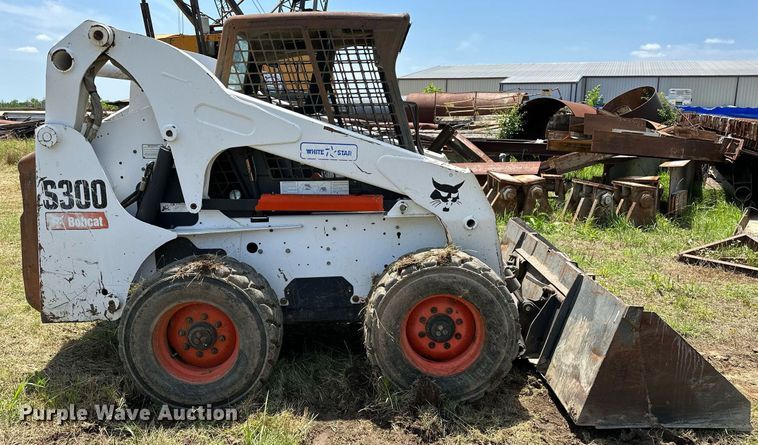 image for item OC9024 2006 Bobcat S300  skid steer loader
