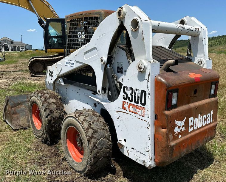 image for item OC9024 2006 Bobcat S300  skid steer loader