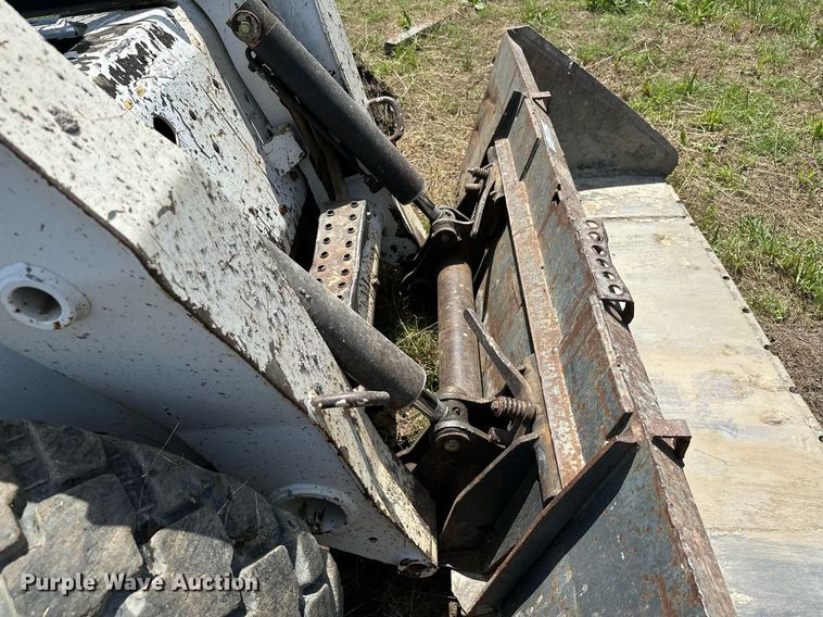 image for item OC9024 2006 Bobcat S300  skid steer loader