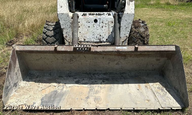 image for item OC9024 2006 Bobcat S300  skid steer loader