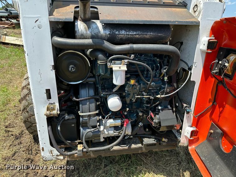 image for item OC9024 2006 Bobcat S300  skid steer loader