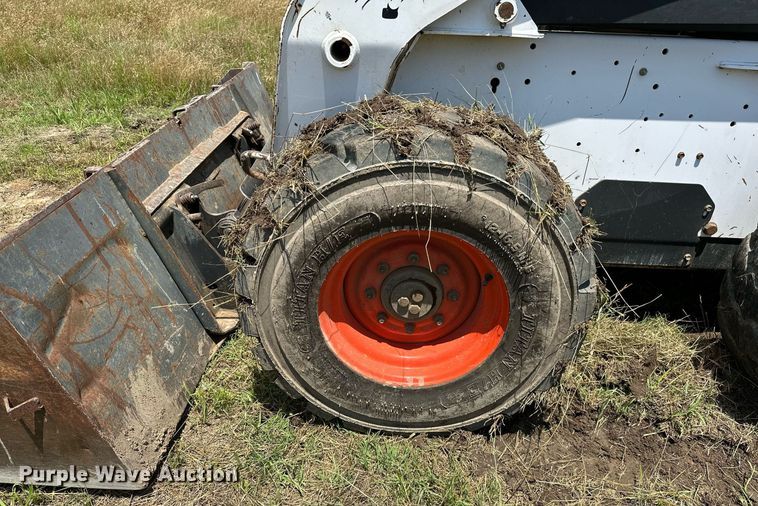 image for item OC9024 2006 Bobcat S300  skid steer loader