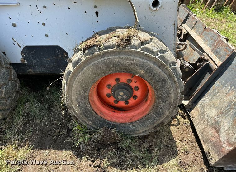 image for item OC9024 2006 Bobcat S300  skid steer loader