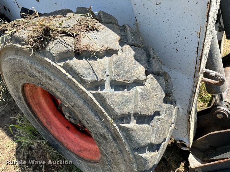 image for item OC9024 2006 Bobcat S300  skid steer loader