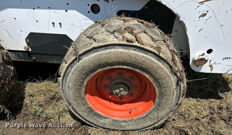 image for item OC9024 2006 Bobcat S300  skid steer loader