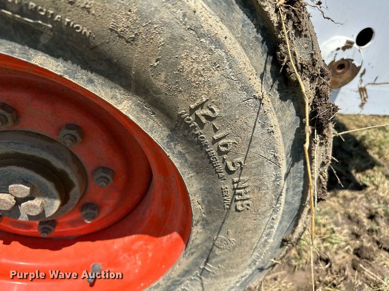 image for item OC9024 2006 Bobcat S300  skid steer loader