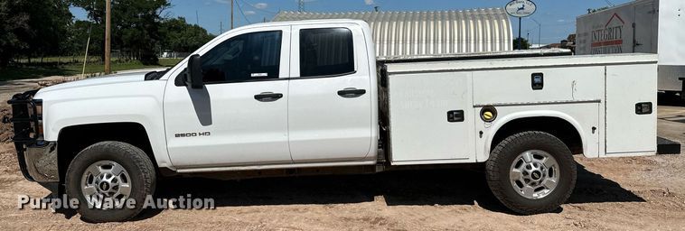 image for item OC9031 2015 Chevrolet Silverado 2500HD  Double Cab utility bed pickup truck