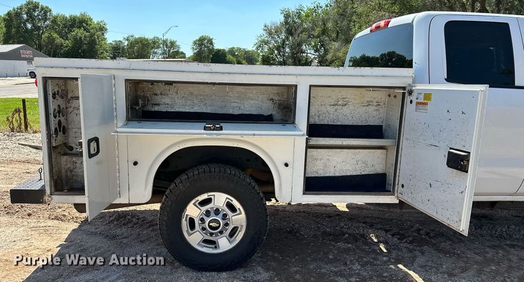 image for item OC9031 2015 Chevrolet Silverado 2500HD  Double Cab utility bed pickup truck