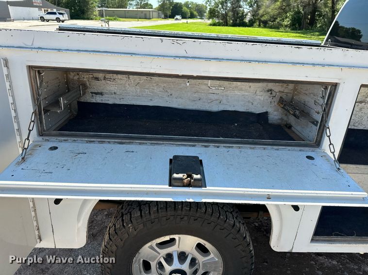 image for item OC9031 2015 Chevrolet Silverado 2500HD  Double Cab utility bed pickup truck