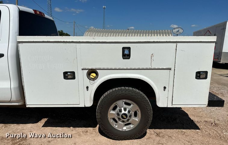 image for item OC9031 2015 Chevrolet Silverado 2500HD  Double Cab utility bed pickup truck