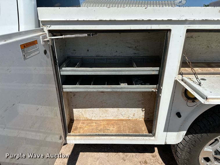 image for item OC9031 2015 Chevrolet Silverado 2500HD  Double Cab utility bed pickup truck