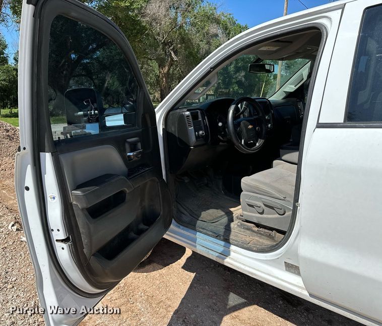 image for item OC9031 2015 Chevrolet Silverado 2500HD  Double Cab utility bed pickup truck