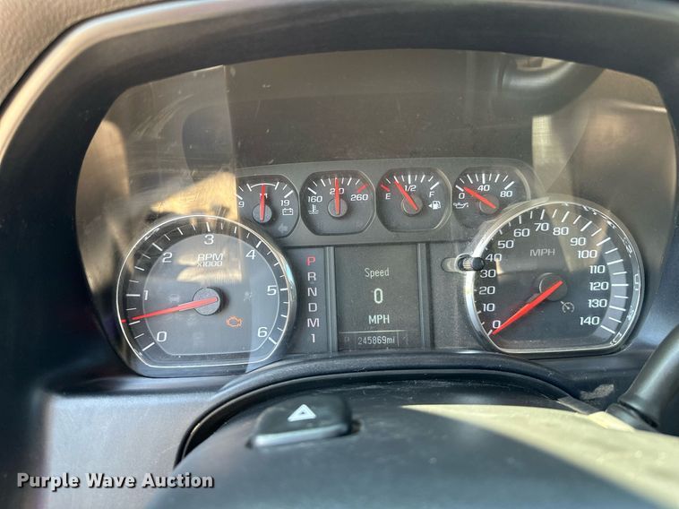 image for item OC9031 2015 Chevrolet Silverado 2500HD  Double Cab utility bed pickup truck