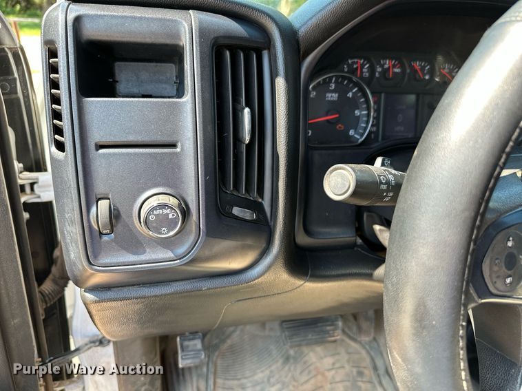 image for item OC9031 2015 Chevrolet Silverado 2500HD  Double Cab utility bed pickup truck