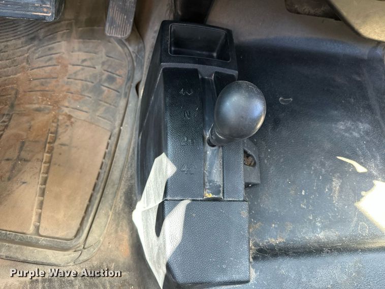 image for item OC9031 2015 Chevrolet Silverado 2500HD  Double Cab utility bed pickup truck