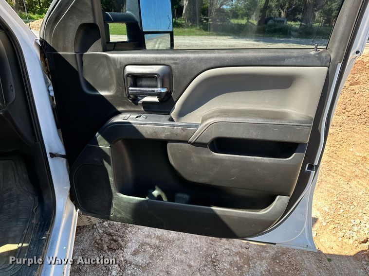 image for item OC9031 2015 Chevrolet Silverado 2500HD  Double Cab utility bed pickup truck