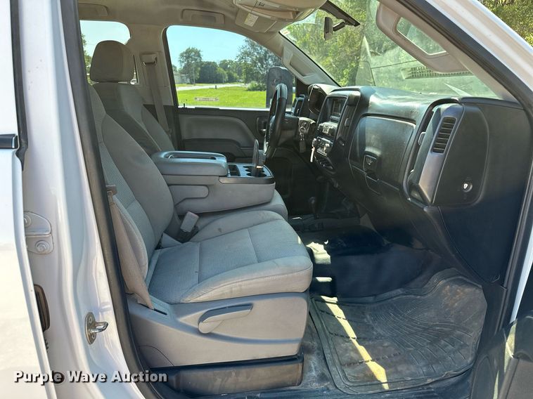 image for item OC9031 2015 Chevrolet Silverado 2500HD  Double Cab utility bed pickup truck