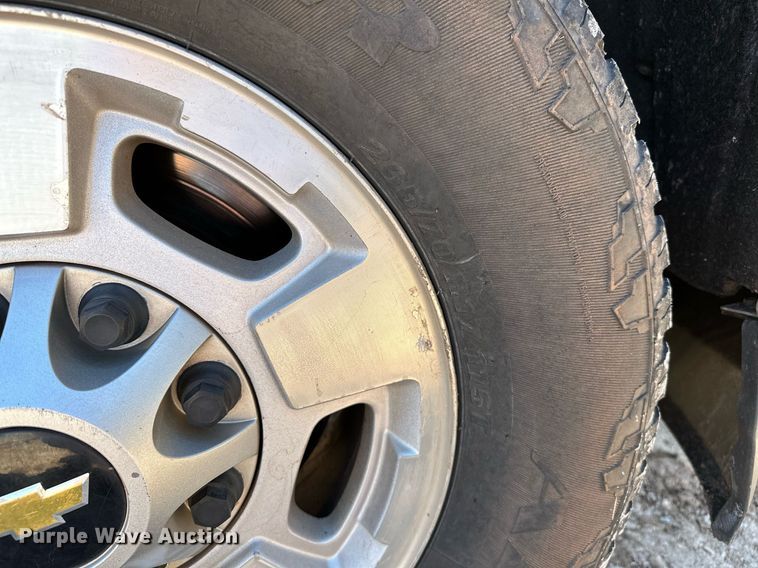 image for item OC9031 2015 Chevrolet Silverado 2500HD  Double Cab utility bed pickup truck