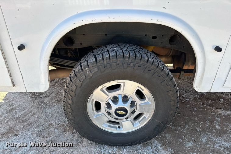 image for item OC9031 2015 Chevrolet Silverado 2500HD  Double Cab utility bed pickup truck