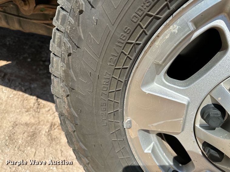 image for item OC9031 2015 Chevrolet Silverado 2500HD  Double Cab utility bed pickup truck