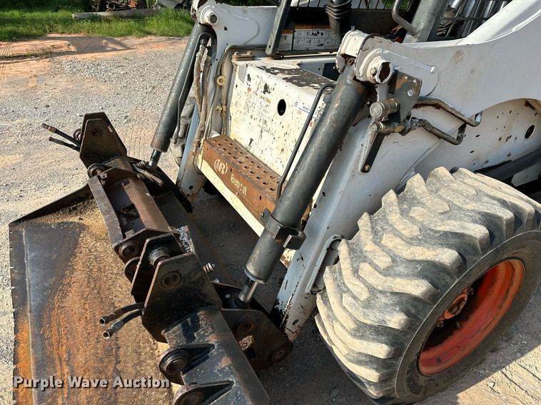 image for item OC9047 2001 Bobcat 873  skid steer loader