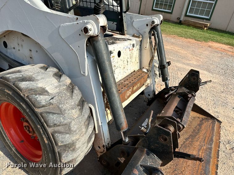 image for item OC9047 2001 Bobcat 873  skid steer loader