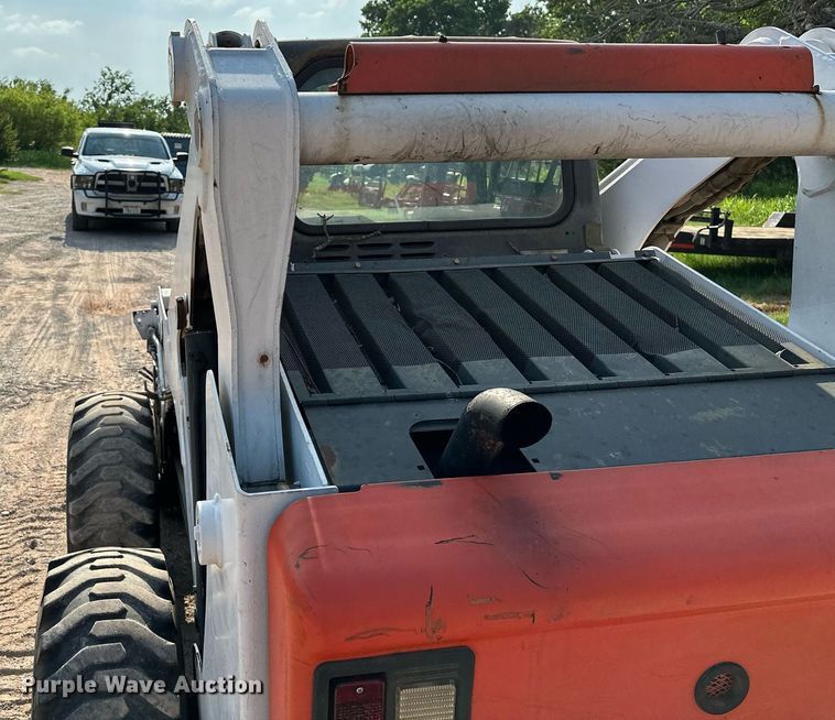 image for item OC9047 2001 Bobcat 873  skid steer loader