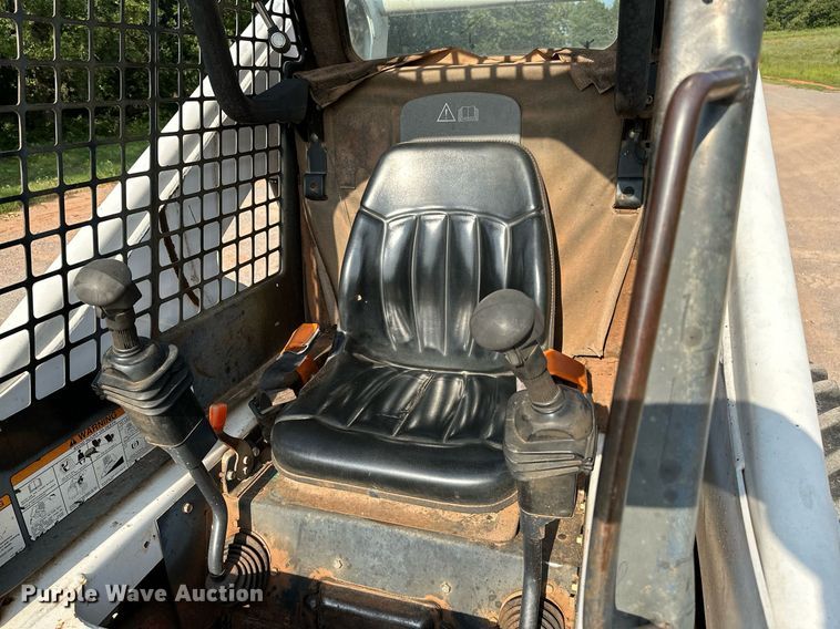 image for item OC9047 2001 Bobcat 873  skid steer loader