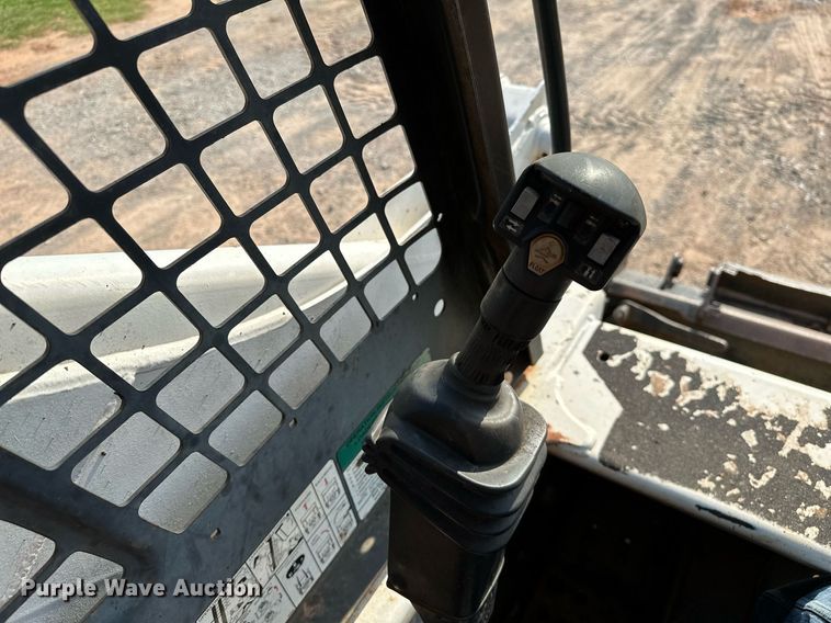 image for item OC9047 2001 Bobcat 873  skid steer loader