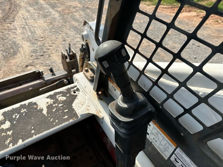 image for item OC9047 2001 Bobcat 873  skid steer loader
