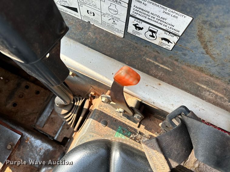 image for item OC9047 2001 Bobcat 873  skid steer loader