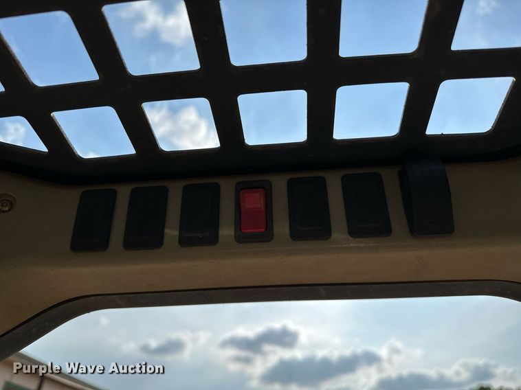 image for item OC9047 2001 Bobcat 873  skid steer loader