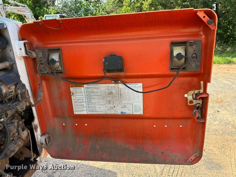 image for item OC9047 2001 Bobcat 873  skid steer loader