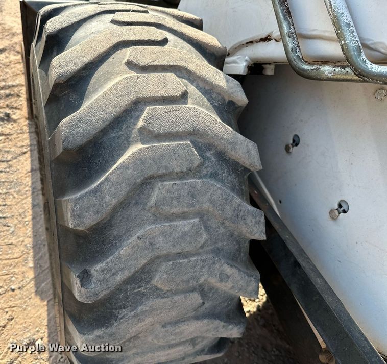 image for item OC9047 2001 Bobcat 873  skid steer loader